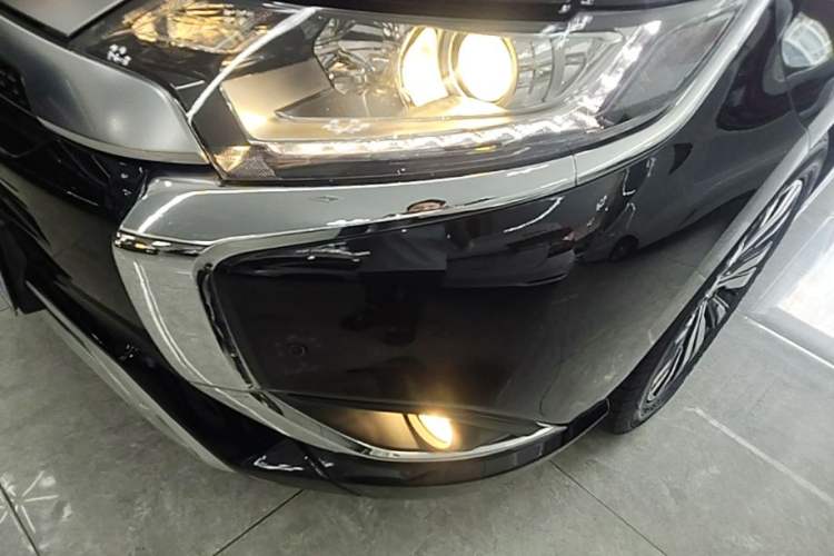Used Mitsubishi Outlander 2021 2.0L Two-Wheel Drive Comfort Edition 5 Seats Left Front Headlight