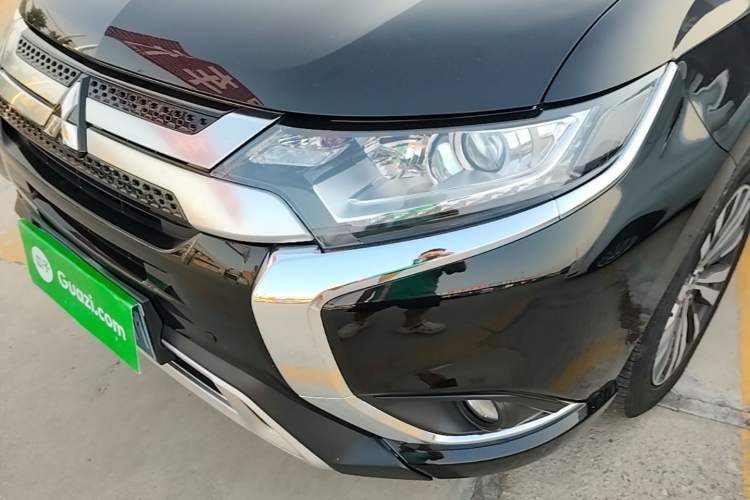 Used Mitsubishi Outlander 2021 2.0L Two-Wheel Drive Comfort Edition 5 Seats Left Front Headlight