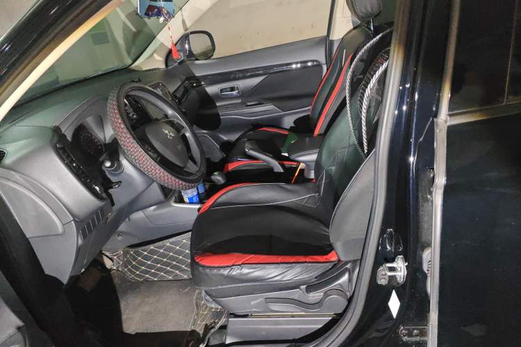 Used Mitsubishi Outlander 2021 Revised Version 2.0L Two-Wheel Drive Comfort Edition 5 Seats Left Front Seat