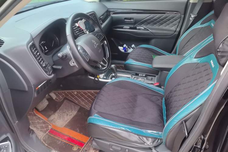 Used Mitsubishi Outlander 2021 2.4L 4x4 Zhi Xiang Edition 7 Seats Left Front Seat