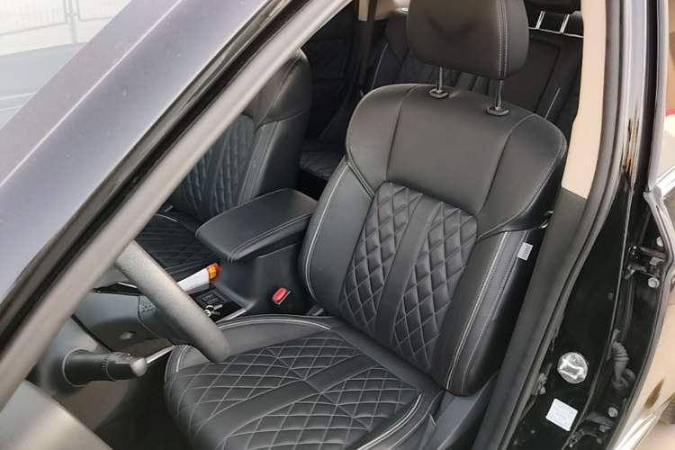 Used Mitsubishi Outlander 2021 2.0L Two-Wheel Drive Comfort Edition 5 Seats Left Front Seat