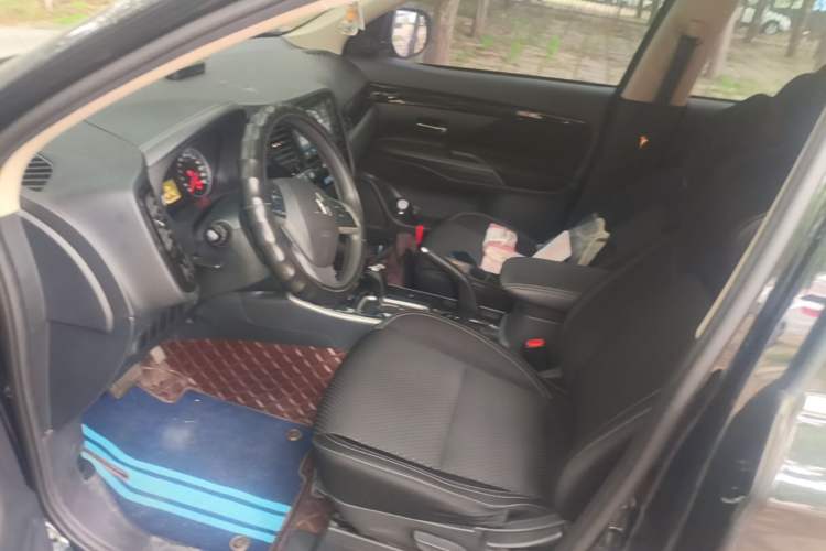 Used Mitsubishi Outlander 2021 Revised Version 2.0L Two-Wheel Drive Comfort Edition 5 Seats Left Front Seat