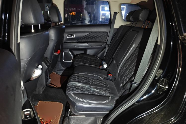Used Mitsubishi Outlander 2021 2.0L Two-Wheel Drive Comfort Edition 5 Seats Left Rear Seat