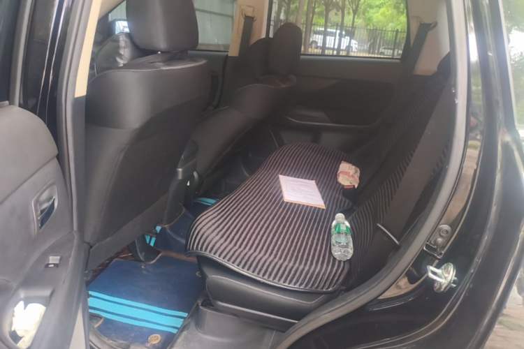 Used Mitsubishi Outlander 2021 Revised Version 2.0L Two-Wheel Drive Comfort Edition 5 Seats Left Rear Seat