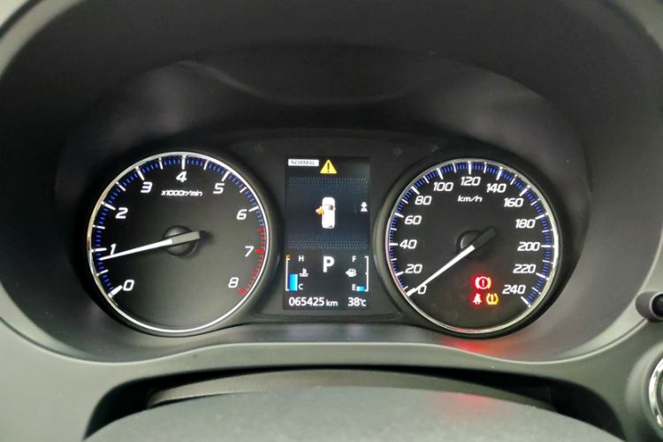 Used Mitsubishi Outlander 2021 2.4L 4x4 Zhi Xiang Edition 7 Seats Odometer Close Up
