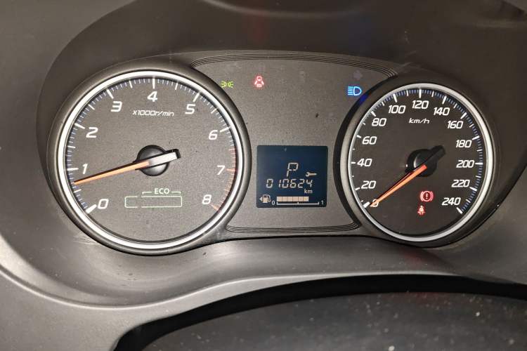 Used Mitsubishi Outlander 2021 Revised Version 2.0L Two-Wheel Drive Comfort Edition 5 Seats Odometer Close Up