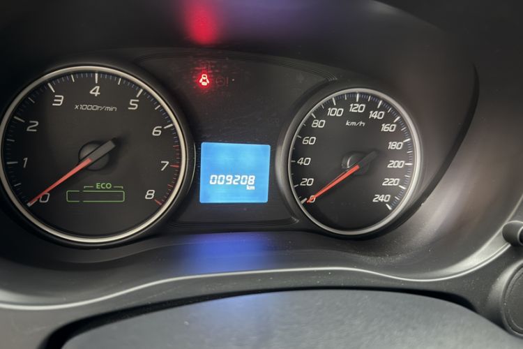 Used Mitsubishi Outlander 2021 2.0L Two-Wheel Drive Comfort Edition 5 Seats Odometer Close Up