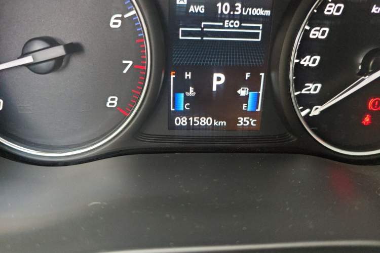 Used Mitsubishi Outlander 2021 2.0L Two-Wheel Drive Comfort Edition 5 Seats Odometer Close Up