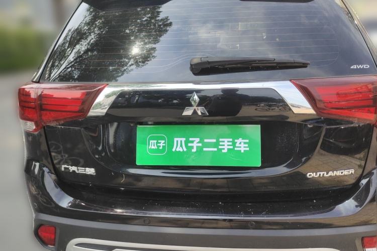 Used Mitsubishi Outlander 2021 2.4L 4x4 Comfort Edition 5 Seats Rear