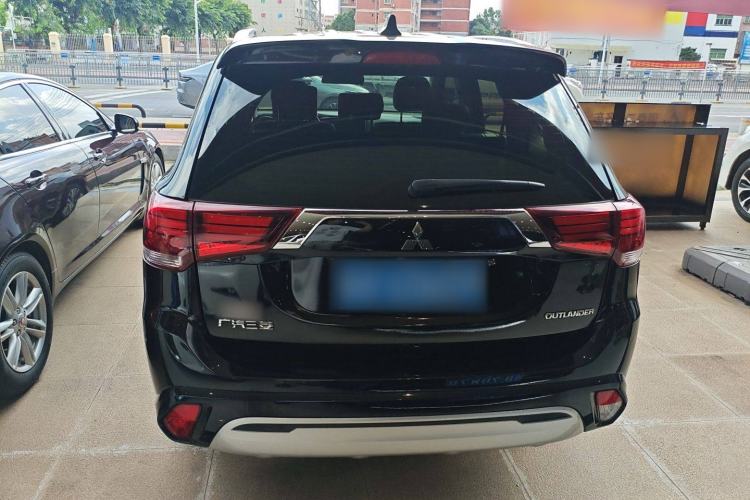 Used Mitsubishi Outlander 2021 Revised Version 2.0L Two-Wheel Drive Comfort Edition 7 Seats Rear