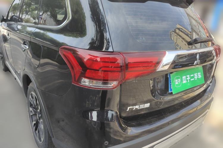 Used Mitsubishi Outlander 2021 2.4L 4x4 Comfort Edition 5 Seats Rear Left 45 Deg