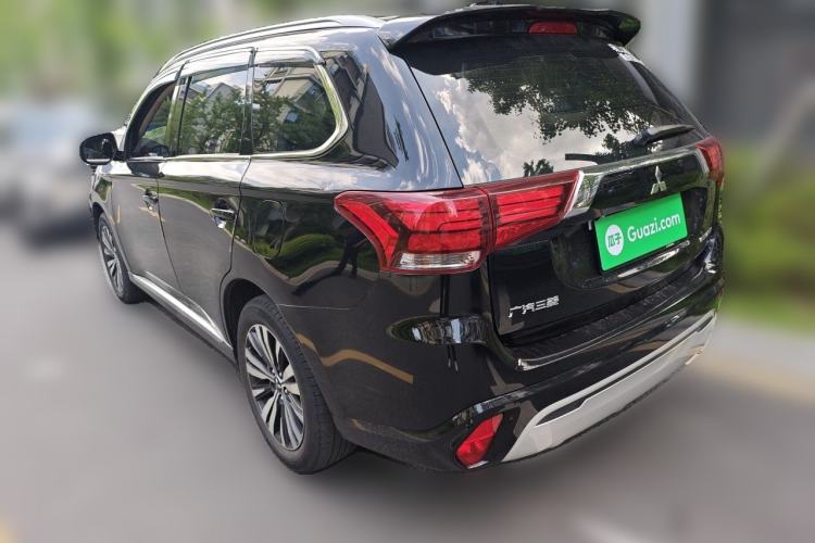 Used Mitsubishi Outlander 2021 2.0L Two-Wheel Drive Comfort Edition 5 Seats Rear Left 45 Deg