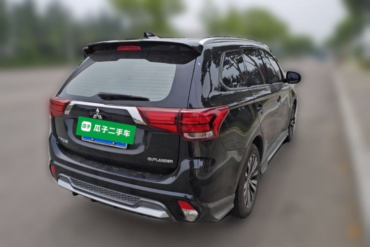 Used Mitsubishi Outlander 2021 2.0L Two-Wheel Drive Comfort Edition 7 Seats Rear Right 45 Deg
