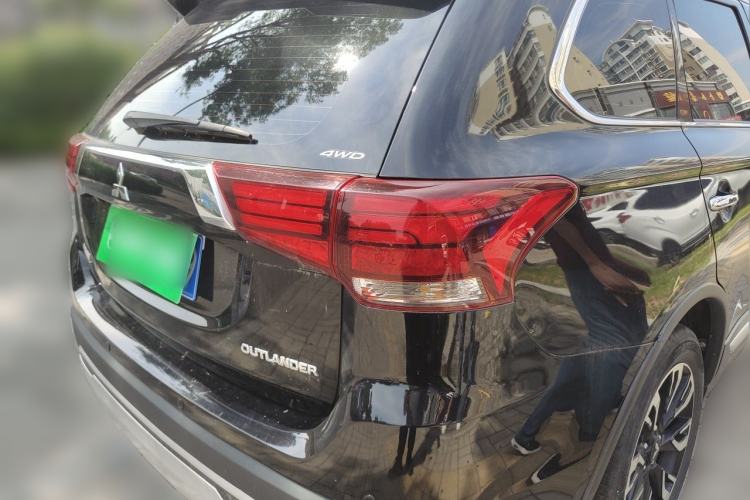 Used Mitsubishi Outlander 2021 2.4L 4x4 Comfort Edition 5 Seats Rear Right 45 Deg