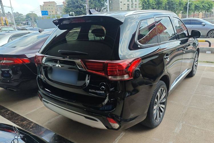 Used Mitsubishi Outlander 2021 Revised Version 2.0L Two-Wheel Drive Comfort Edition 7 Seats Rear Right 45 Deg