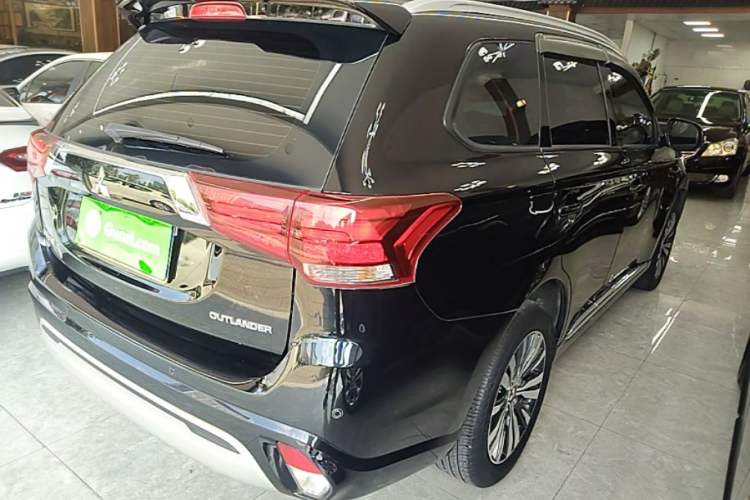 Used Mitsubishi Outlander 2021 2.0L Two-Wheel Drive Comfort Edition 5 Seats Rear Right 45 Deg