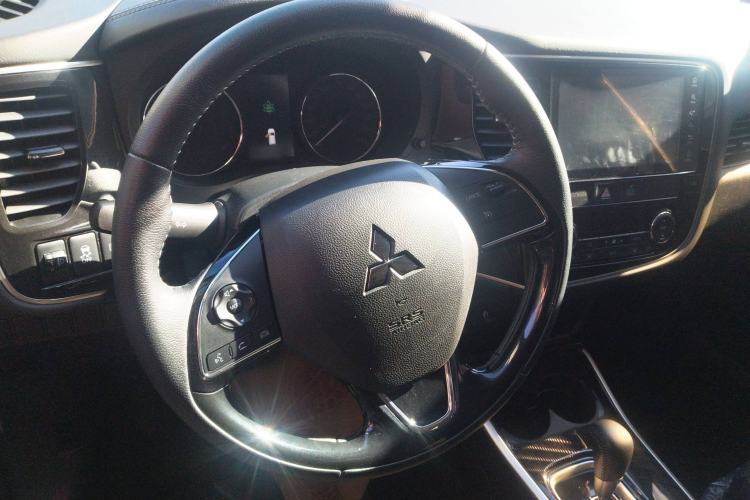 Used Mitsubishi Outlander 2021 Revised Version 2.0L Two-Wheel Drive Comfort Edition 7 Seats Right Front Seat