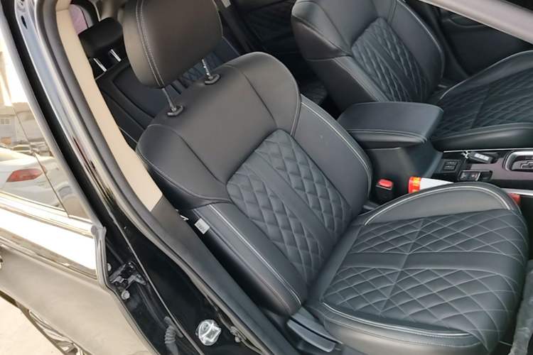Used Mitsubishi Outlander 2021 2.0L Two-Wheel Drive Comfort Edition 5 Seats Right Front Seat