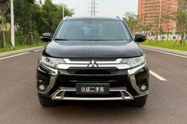 Used Mitsubishi Outlander 2021 Revised Version 2.0L Two-Wheel Drive Comfort Edition 7 Seats