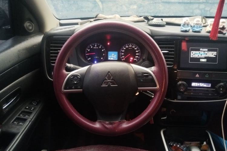 Used Mitsubishi Outlander 2021 2.0L Two-Wheel Drive Comfort Edition 5 Seats Steering Wheel