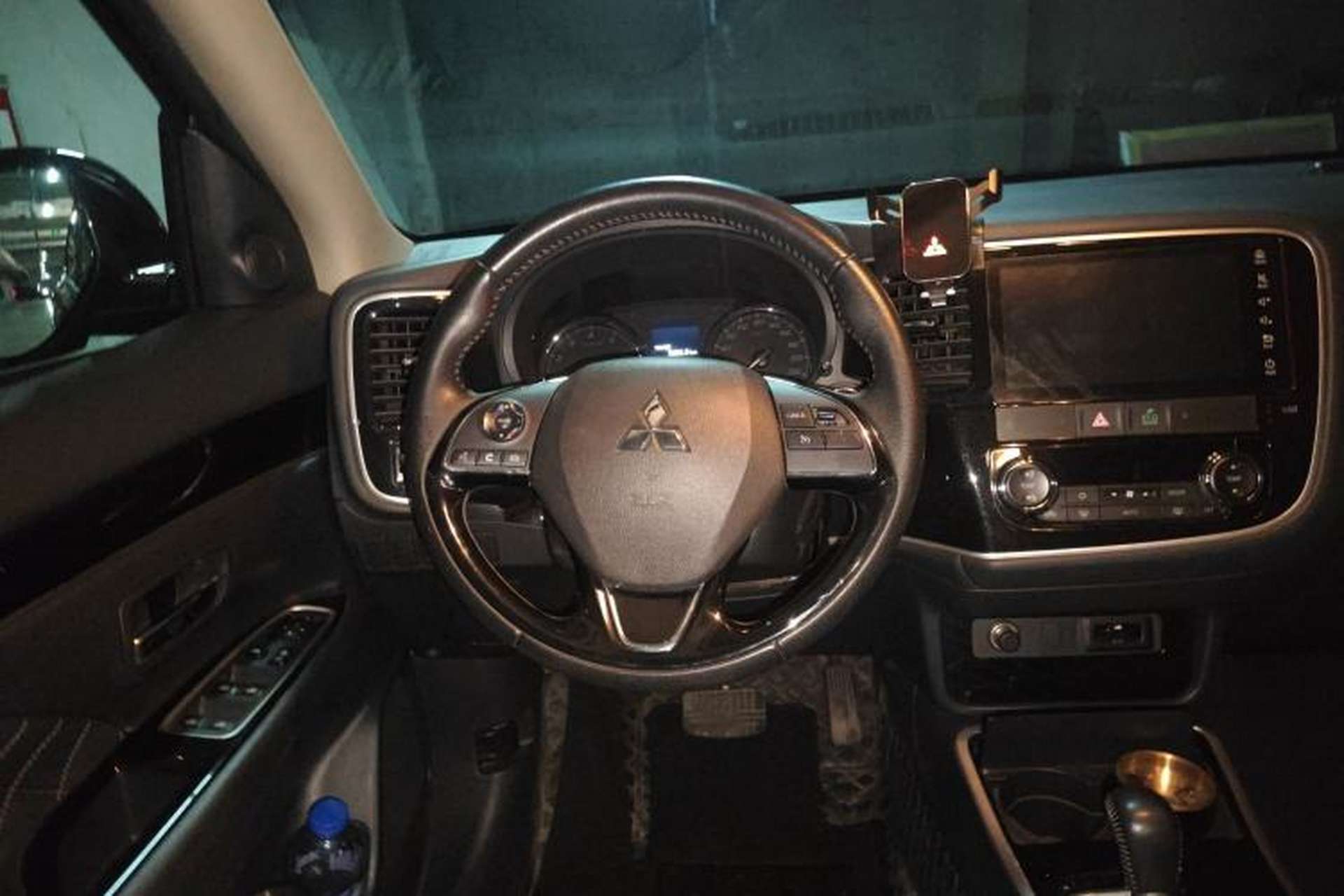 Used Mitsubishi Outlander 2021 Revised Version 2.0L Two-Wheel Drive Enjoyment Edition 5 Seats Steering Wheel