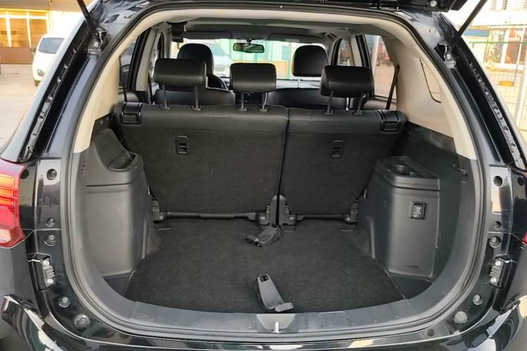 Used Mitsubishi Outlander 2021 2.0L Two-Wheel Drive Comfort Edition 5 Seats Trunk