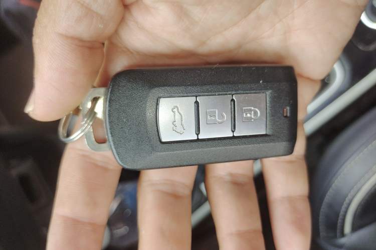 Used Mitsubishi Outlander 2021 2.4L 4x4 Comfort Edition 5 Seats Vehicle Key