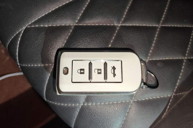 Used Mitsubishi Outlander 2021 2.0L Two-Wheel Drive Comfort Edition 5 Seats Vehicle Key