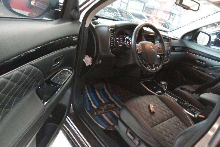 Used Mitsubishi Outlander 2021 Revised Version 2.0L Two-Wheel Drive Enjoyment Edition 5 Seats Driver Seat