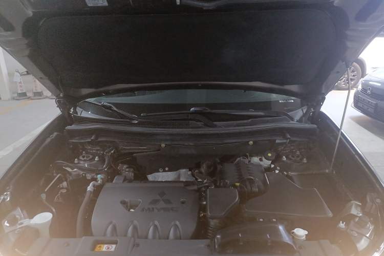 Used Mitsubishi Outlander 2021 2.0L Two-Wheel Drive Comfort Edition 5 Seats Engine Bay