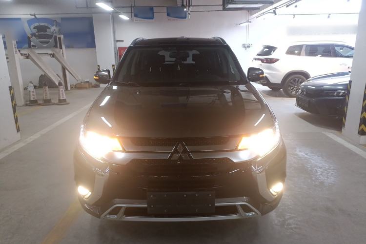 Used Mitsubishi Outlander 2021 2.0L Two-Wheel Drive Comfort Edition 5 Seats Front