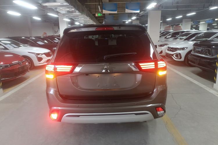 Used Mitsubishi Outlander 2021 2.0L Two-Wheel Drive Comfort Edition 5 Seats Rear