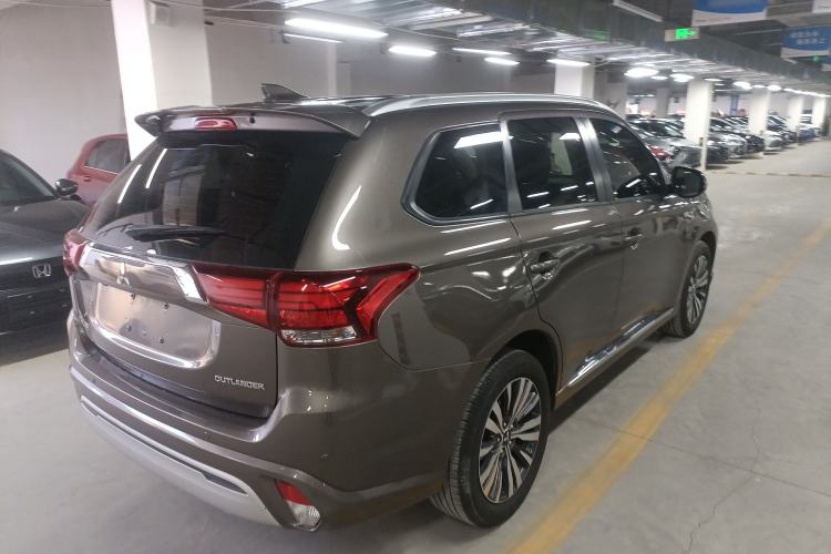 Used Mitsubishi Outlander 2021 2.0L Two-Wheel Drive Comfort Edition 5 Seats Rear Right 45 Deg