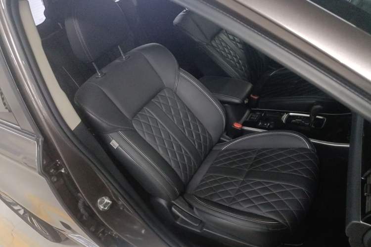 Used Mitsubishi Outlander 2021 2.0L Two-Wheel Drive Comfort Edition 5 Seats Right Front Seat