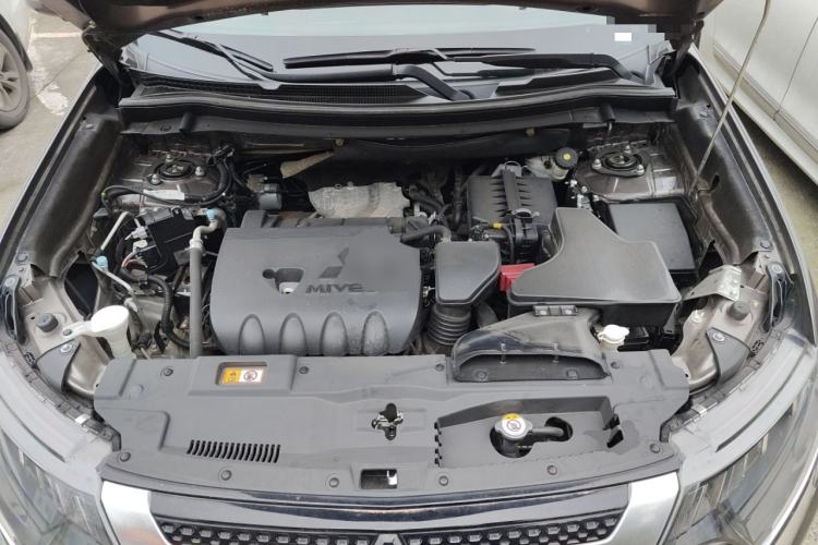 Used Mitsubishi Outlander 2021 2.4L 4x4 Zhi Xiang Edition 7 Seats Engine Bay