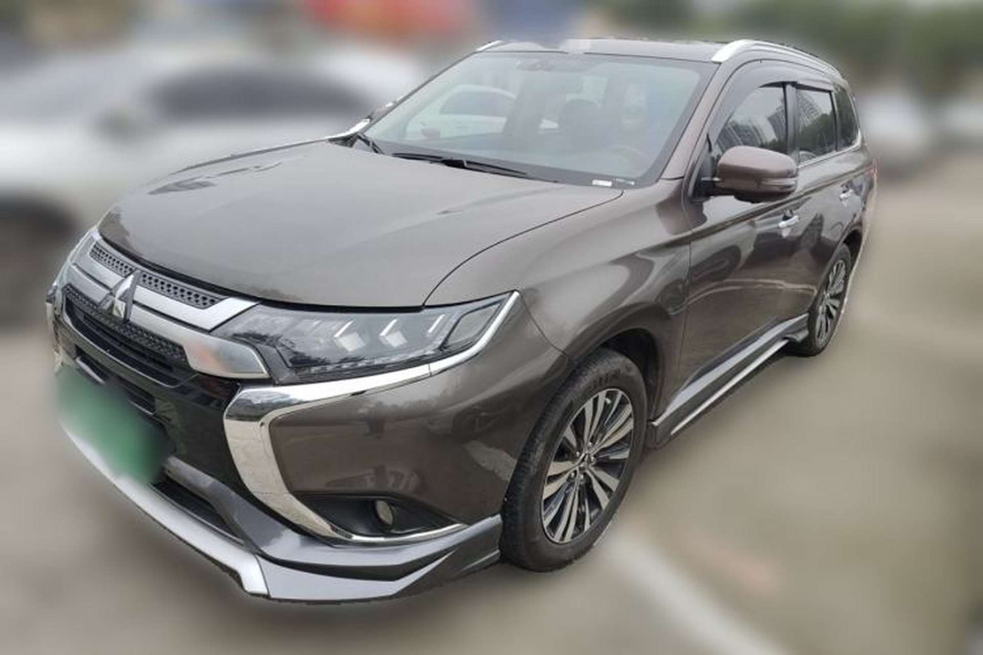 Used Mitsubishi Outlander 2021 2.4L 4x4 Zhi Xiang Edition 7 Seats Front Left 45 Deg