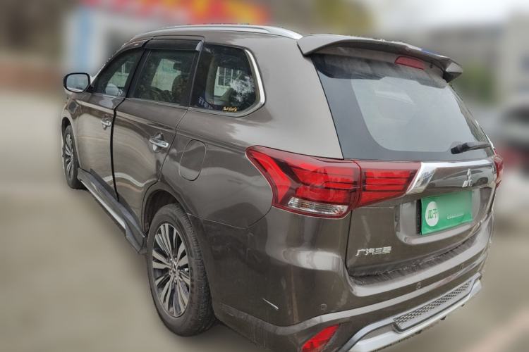 Used Mitsubishi Outlander 2021 2.4L 4x4 Zhi Xiang Edition 7 Seats Rear Left 45 Deg