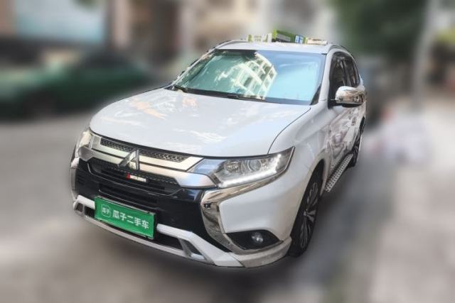 Używany Mitsubishi Outlander 2021 2.0L Two-Wheel Drive Comfort Edition 5 Seats