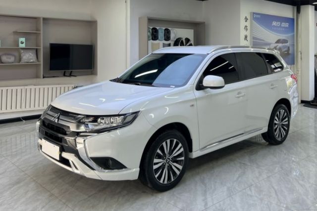 Used Mitsubishi Outlander 2021 Revised Version 2.0L Two-Wheel Drive Comfort Edition 5 Seats