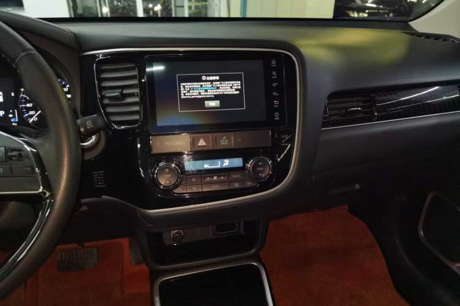 Used Mitsubishi Outlander 2021 Revised Version 2.0L Two-Wheel Drive Enjoyment Edition 5 Seats Audio And AC Panel