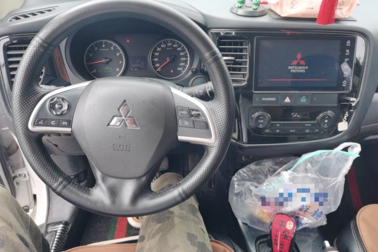 Used Mitsubishi Outlander 2021 2.0L Two-Wheel Drive Comfort Edition 5 Seats Audio And AC Panel