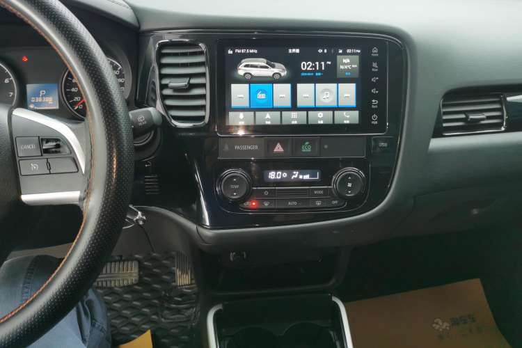 Used Mitsubishi Outlander 2021 Revised Version 2.0L Two-Wheel Drive Comfort Edition 5 Seats Audio And AC Panel