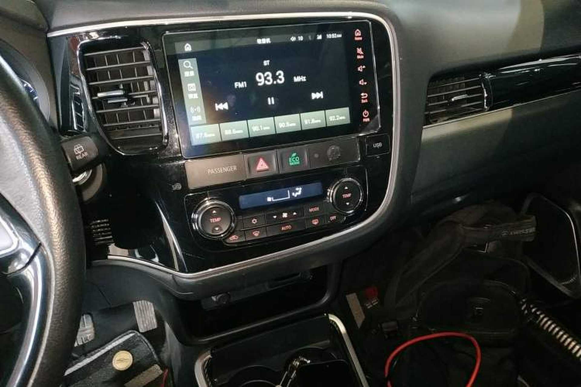 Used Mitsubishi Outlander 2021 Revised Version 2.0L Two-Wheel Drive Enjoyment Edition 5 Seats Audio And AC Panel