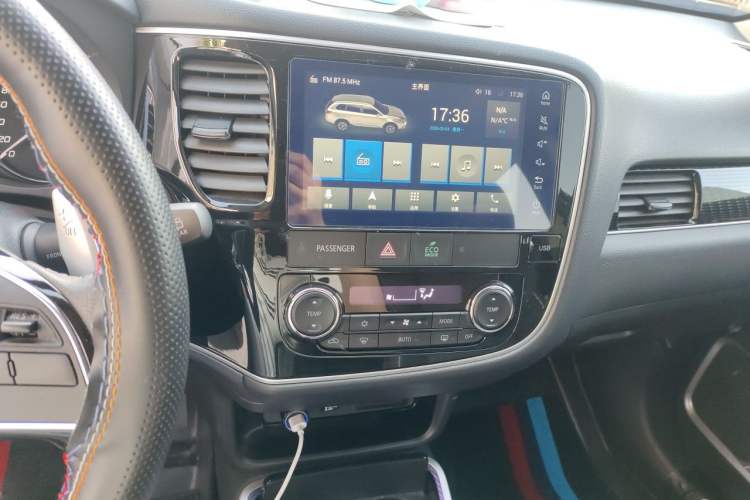 Used Mitsubishi Outlander 2021 2.4L 4x4 Comfort Edition 5 Seats Audio And AC Panel