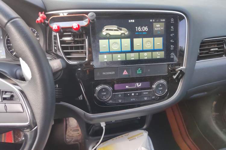 Used Mitsubishi Outlander 2021 2.4L 4x4 Zhi Xiang Edition 7 Seats Audio And AC Panel