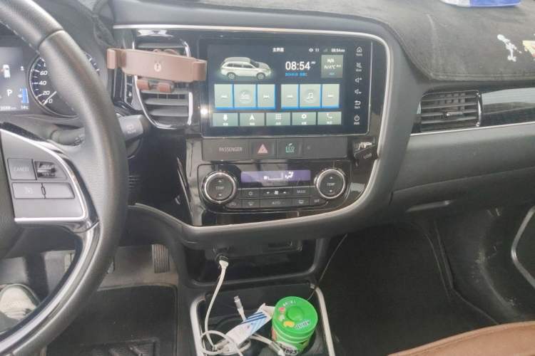 Used Mitsubishi Outlander 2021 2.0L Two-Wheel Drive Comfort Edition 7 Seats Audio And AC Panel