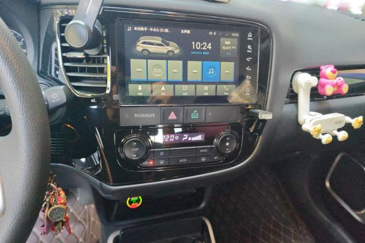 Used Mitsubishi Outlander 2021 2.0L Two-Wheel Drive Comfort Edition 5 Seats Audio And AC Panel