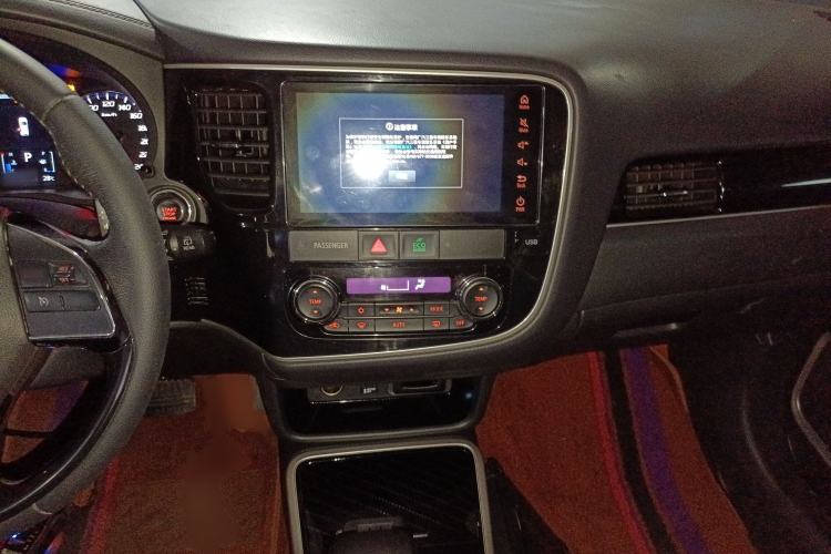 Used Mitsubishi Outlander 2021 2.4L 4x4 Zhi Xiang Edition 7 Seats Audio And AC Panel