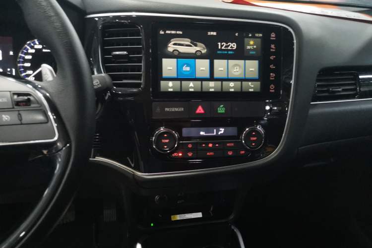 Used Mitsubishi Outlander 2021 2.4L 4x4 Zhi Xiang Edition 7 Seats Audio And AC Panel