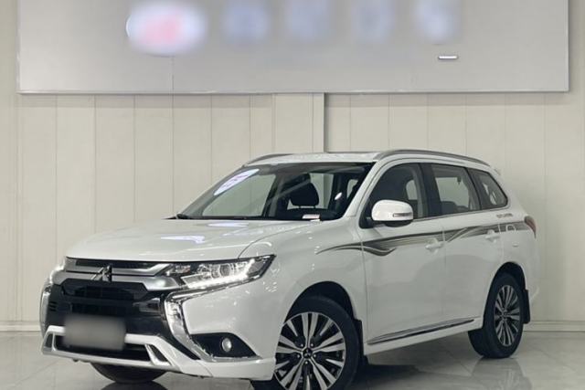 Used Mitsubishi Outlander 2021 2.0L Two-Wheel Drive Comfort Edition 7 Seats